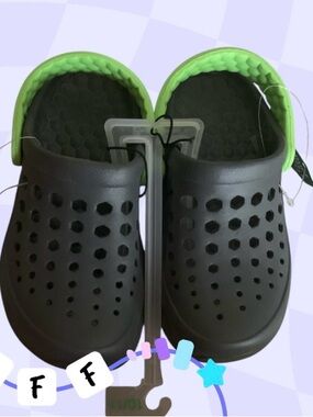 Buy one get one 50%off  

Joybees Boy's Charcoal/Lime Non-Marking Sole